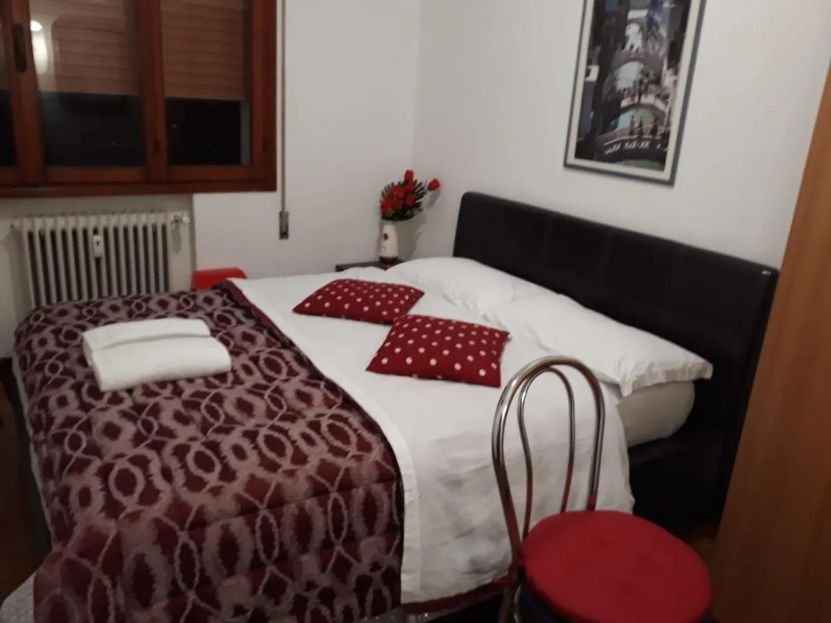 Venice Star House Marghera 3*,